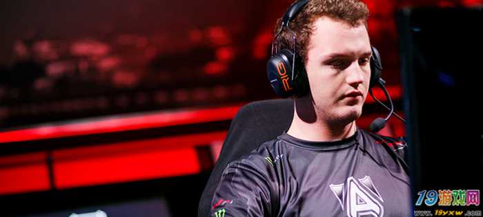 英雄联盟:采访All.Wickd<em>最强刀妹</em>教你玩转上单