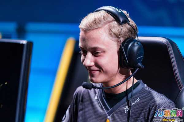 英雄联盟:一天一巨星:青春无悔的天才rekkles